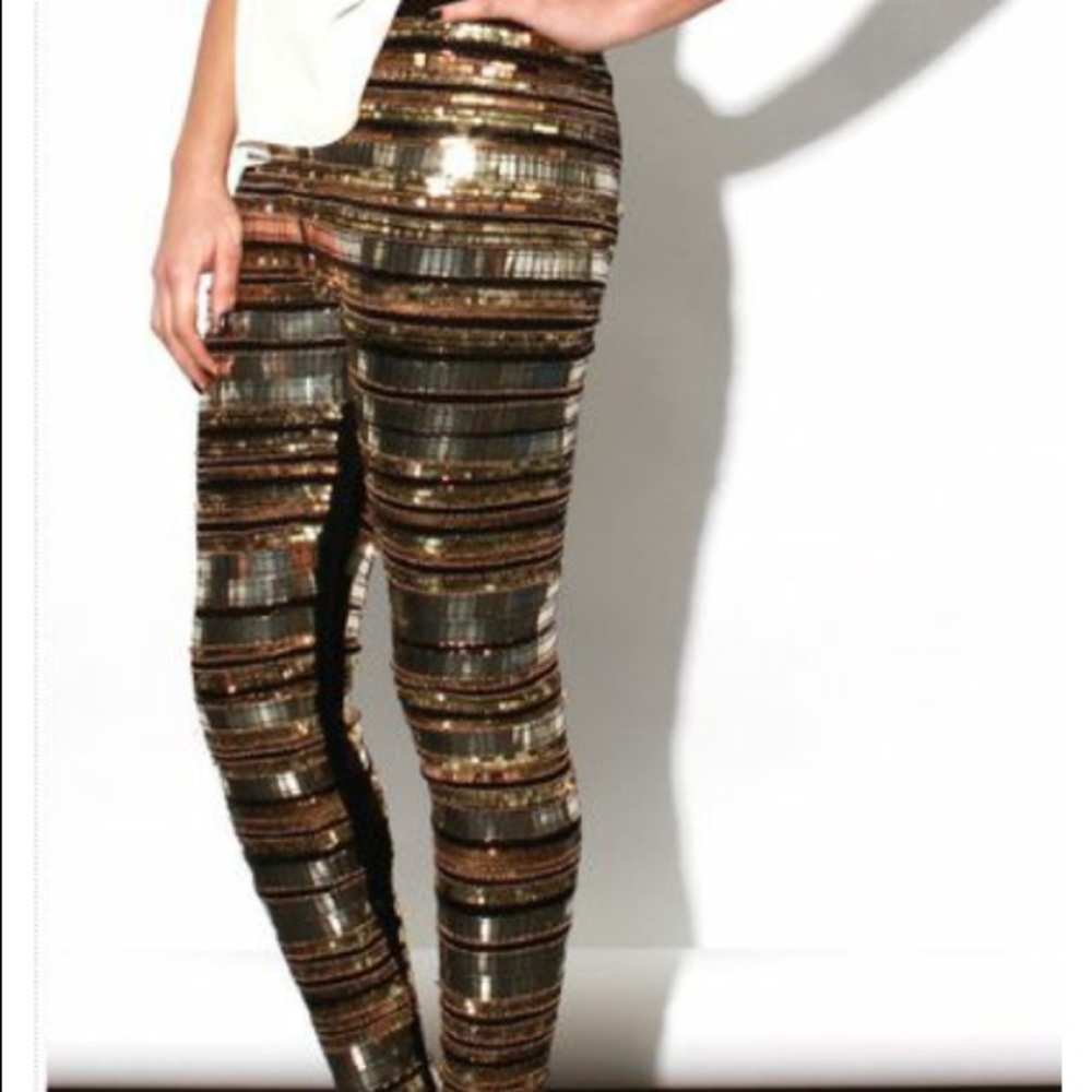 ISO Chanel 2012 leggings