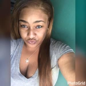 Meet your Posher, Chez-lon