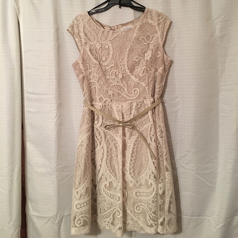 Liz Claiborne Ivory/Cream Lace Dress // size 12