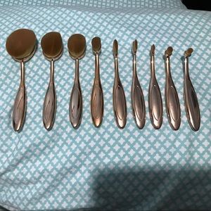 Makeup brushes