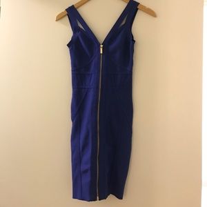 Super flattering bebe dress!