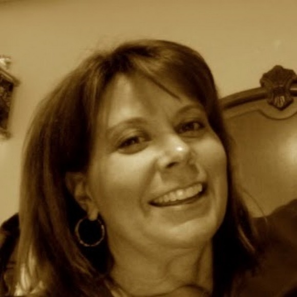 Meet your Posher, Gina - Picture 1 of 1