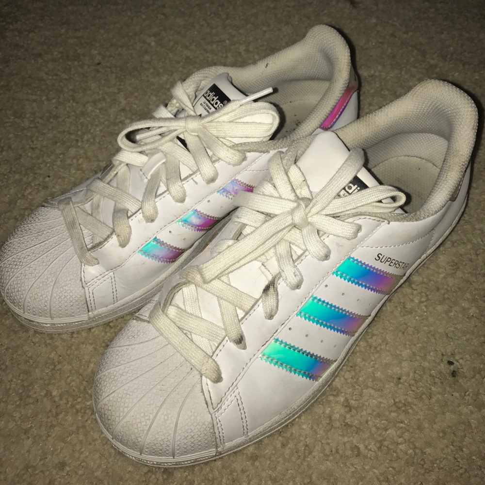 SOLD 🌴 Adidas Superstars