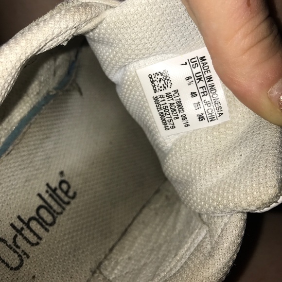 SOLD 🌴 Adidas Superstars - Picture 4 of 7