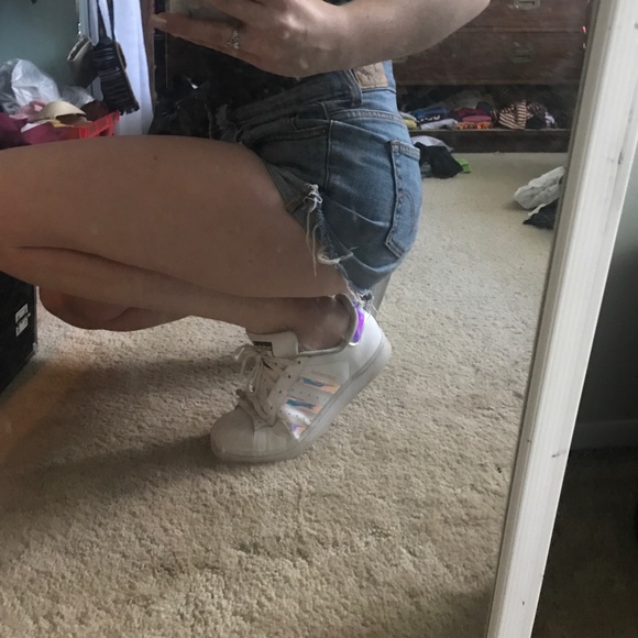 SOLD 🌴 Adidas Superstars - Picture 5 of 7