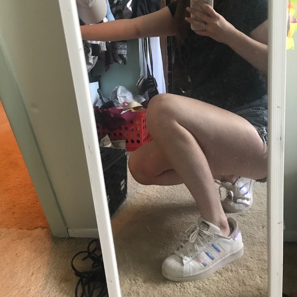 SOLD 🌴 Adidas Superstars - Picture 6 of 7