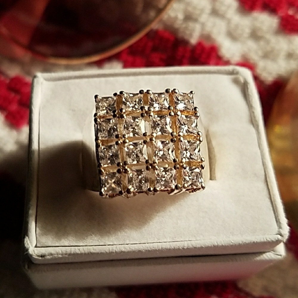 Beautiful silver ring guys or ladies