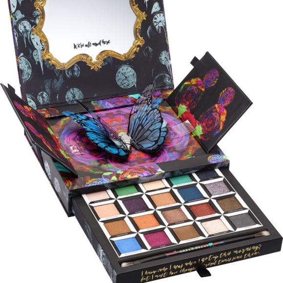 Urban Decay Other - Alice through the looking glass eyeshadow palette
