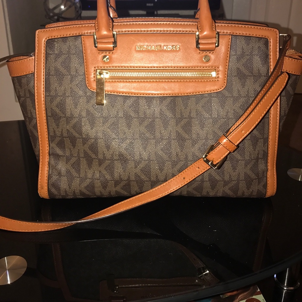 New Michael Kors large monogram Selma Satchel Bag!