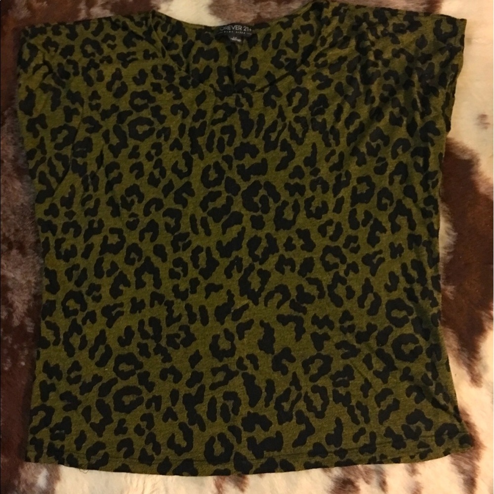 Leopard green top
