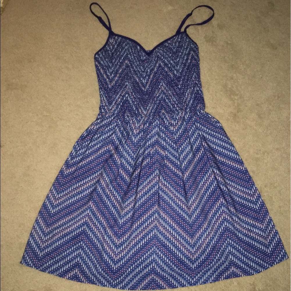 Tight fitting around the chest and on upper waist.