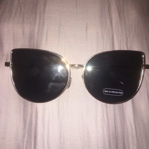 CAT EYE SUNGLASSES