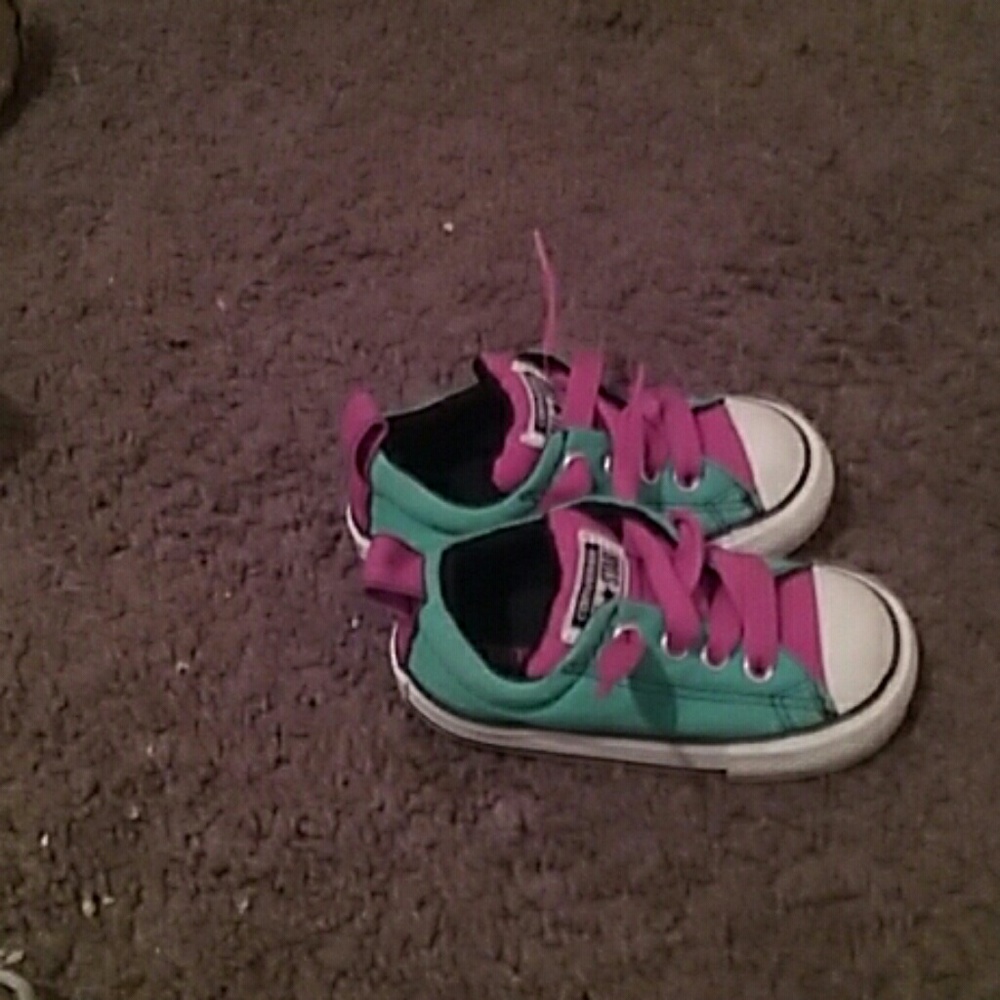 Converse - Picture 2 of 2