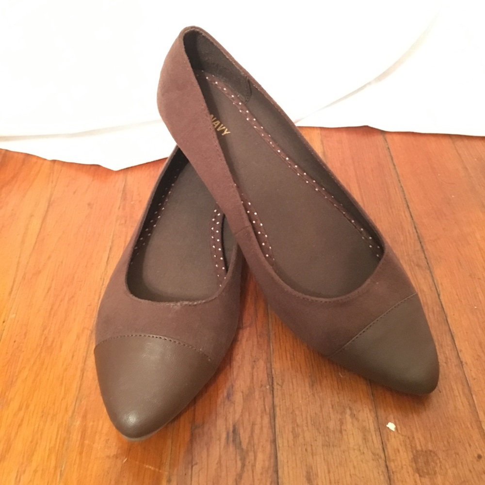 Old Navy Brown Faux Suede Point Toe Flats // sz 10