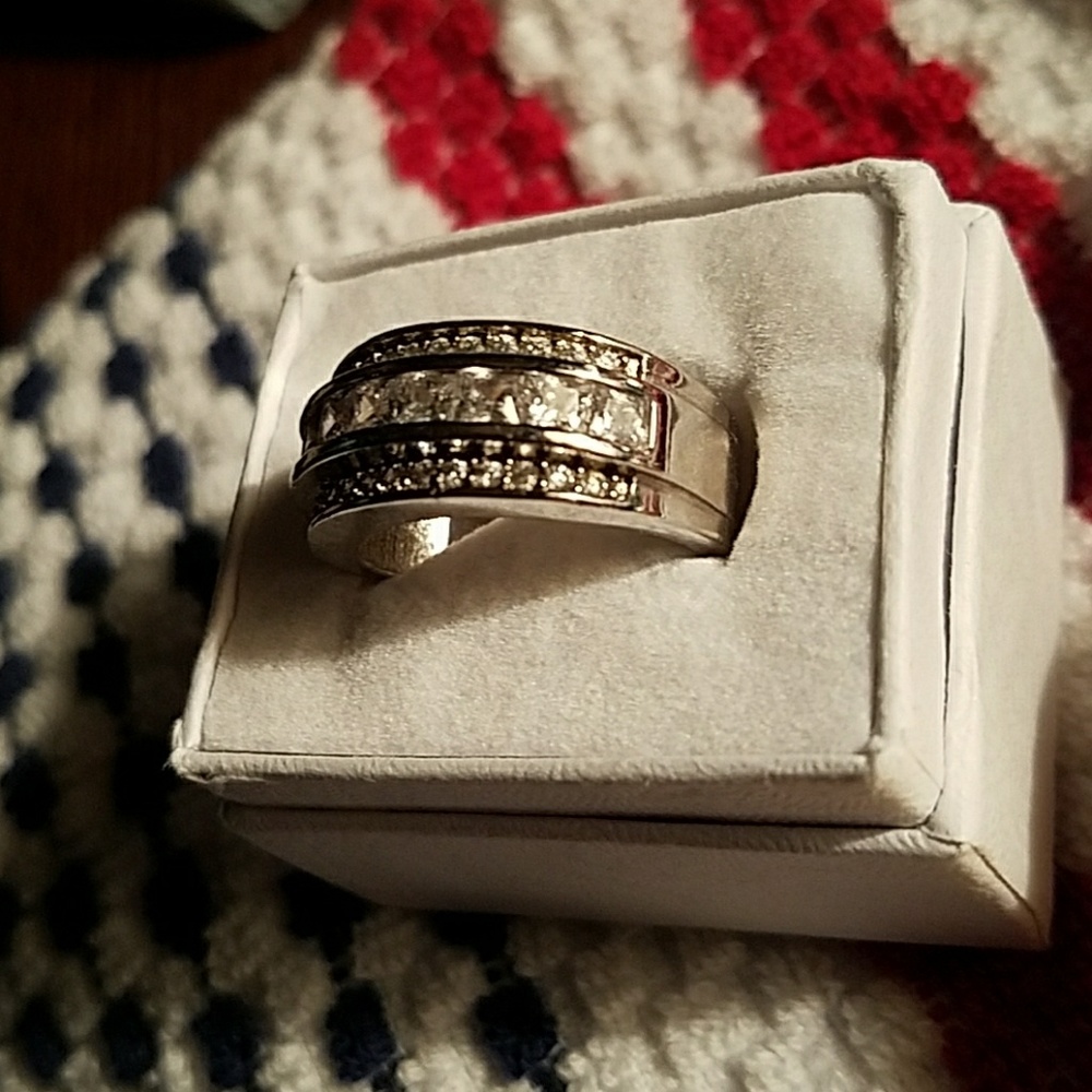 Wedding band,men's or ladies