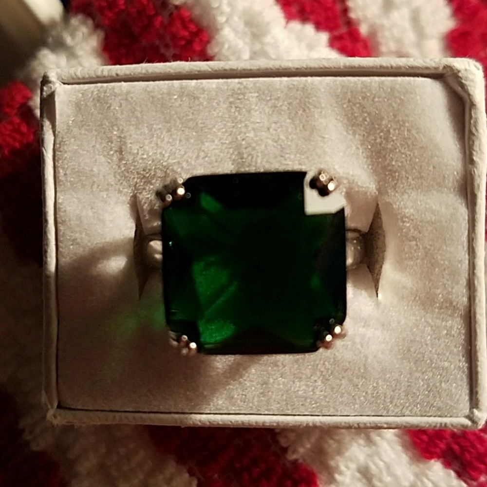 Emerald green ring silver,5 prongs