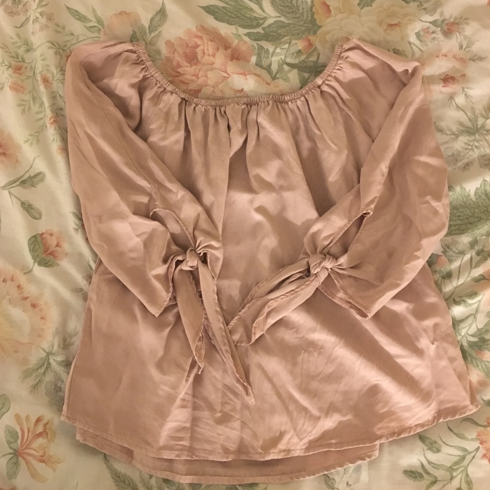 Off the Shoulder 3/4 Sleeve Crop Top