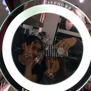 Meet your Posher, Ally