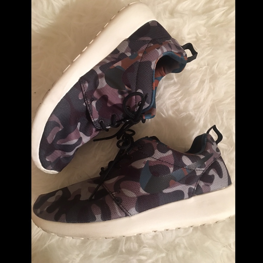 Women's Nike Roshe Camo
