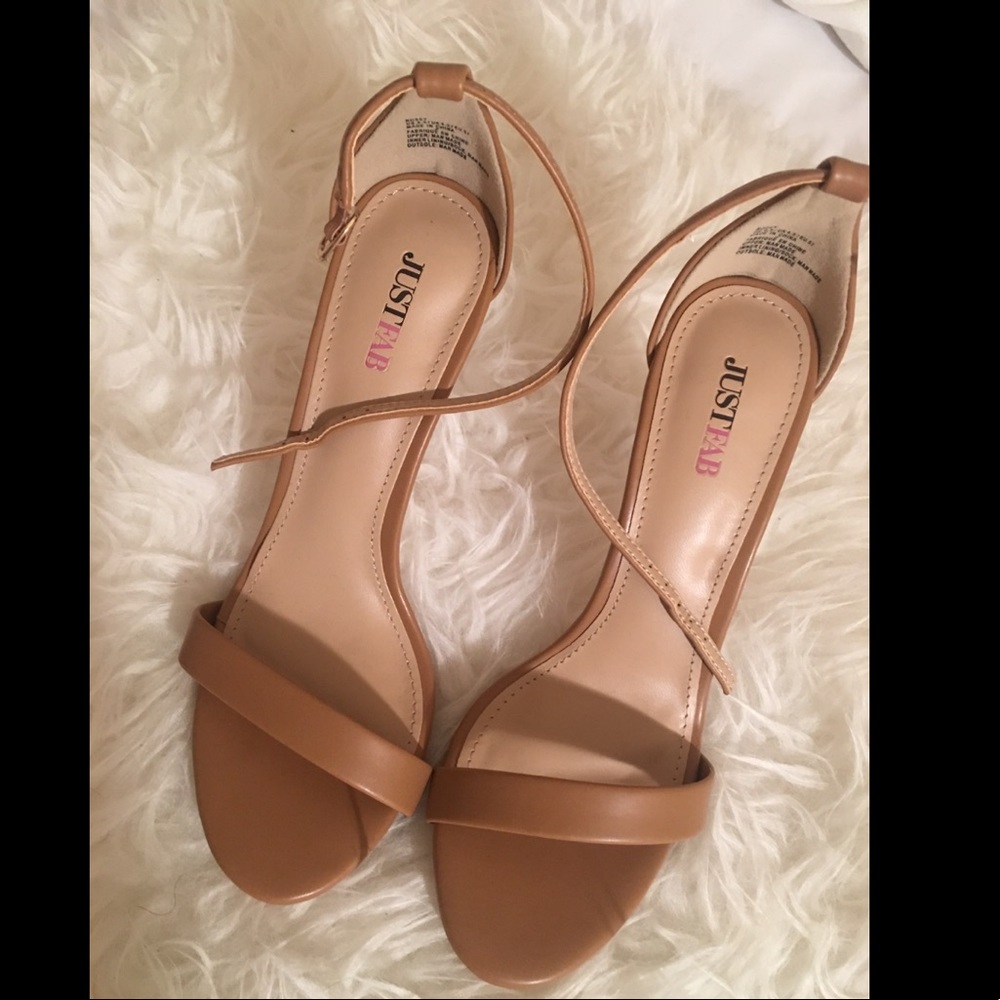 NWOT Tan Single Sole Heels