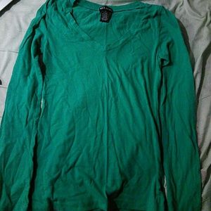 Wet Seal Long Sleeve Top