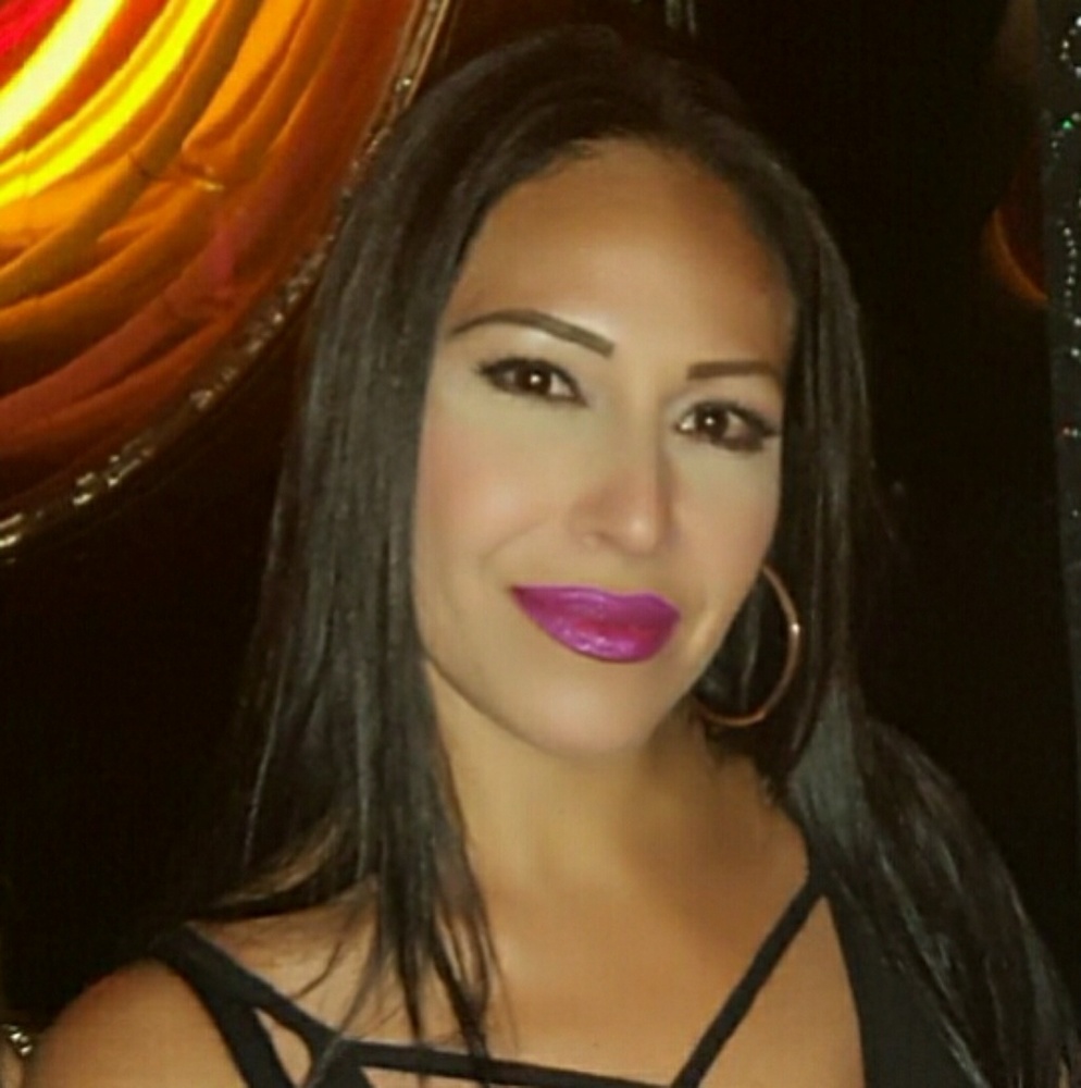 Meet your Posher, Adrianna
