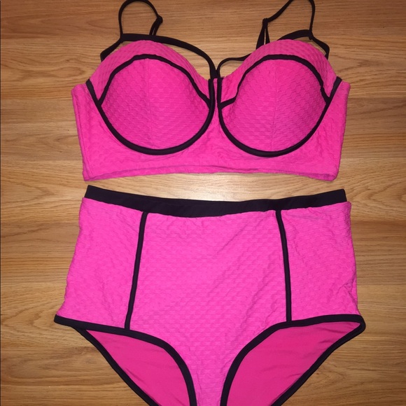 ❤️SOLD IN BUNDLE❤️ Forever 21 PLUS Swim Suit - Picture 2 of 3