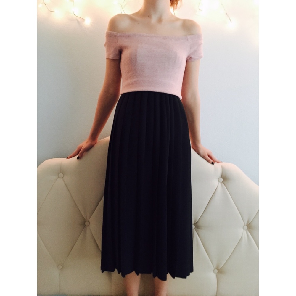 Susan Bristol pleated green maxi skirt