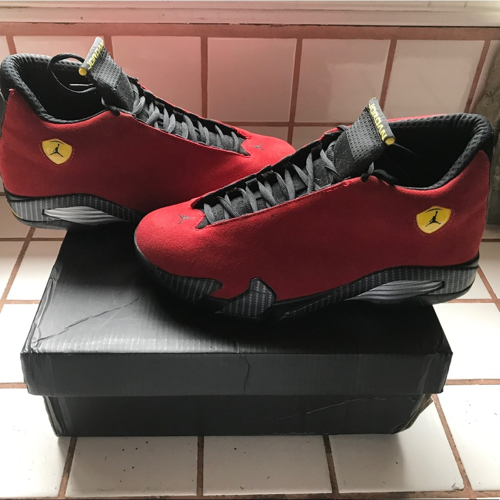 Ferrari 14s size 11