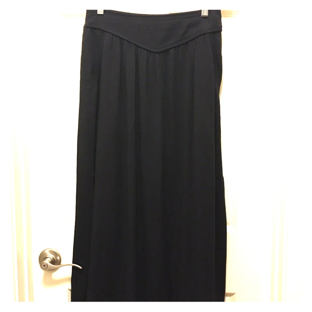 Aritzia maxi skirt with pockets!