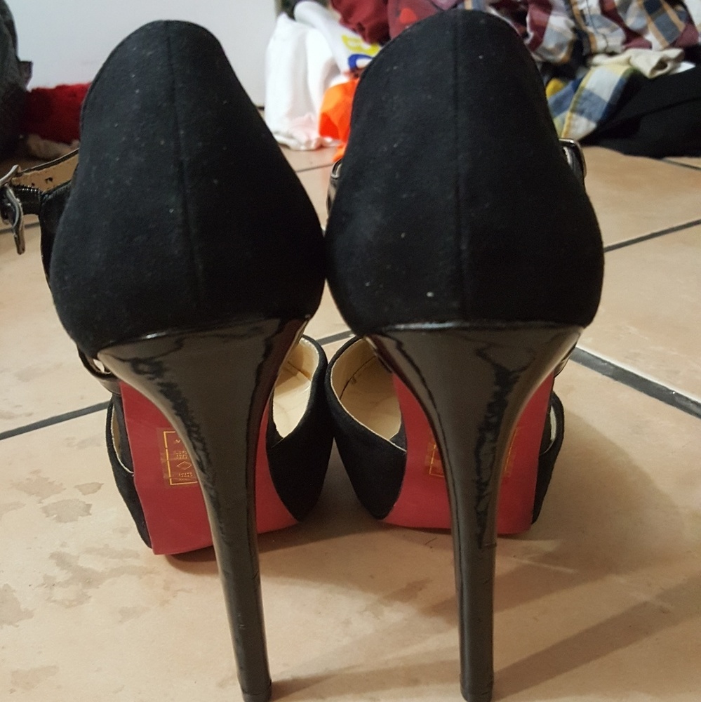 Heels - Picture 3 of 6