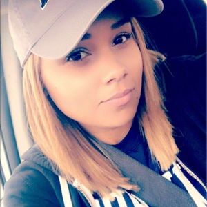 Meet your Posher, Thalia