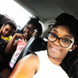 Meet your Posher, Angela