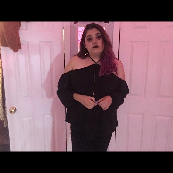 Plus Size Off the Shoulder Top - Picture 4 of 5