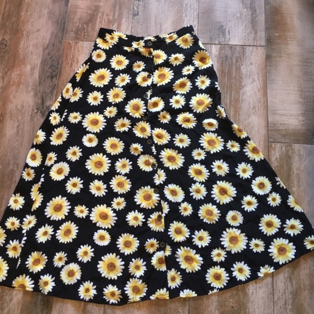 💫💫Beautiful skirt! - Picture 3 of 4