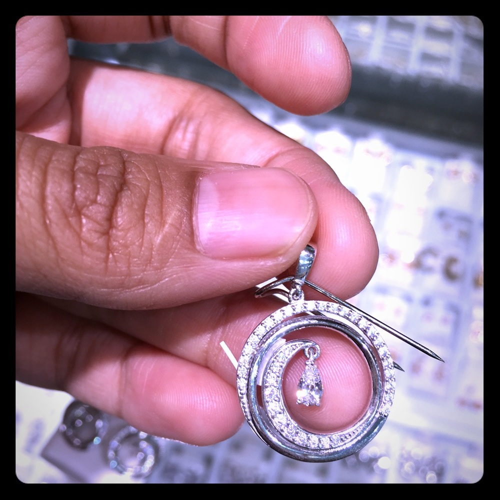 Maui wave pendant 14k gold class s13 diamonds