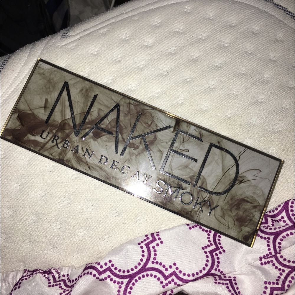 Urban Decay Naked Smoky Palette