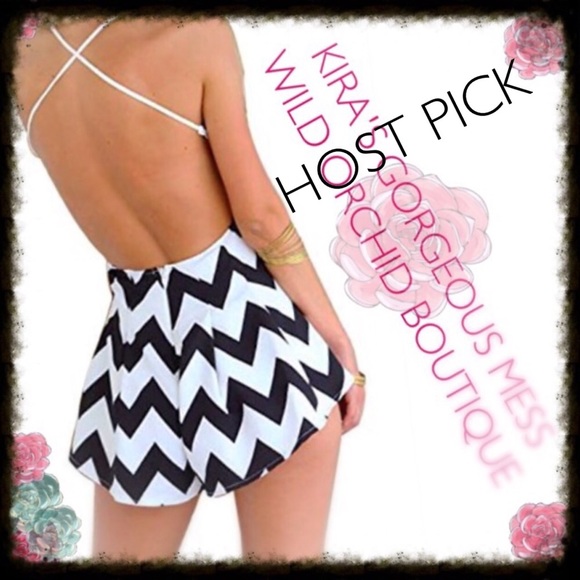 ๐ญ๐ธHP๐ธBNWT V-NECK PLAYSUIT; SEXY FOR SUMMER๐ญ - Picture 4 of 4