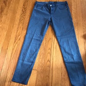 AG The Stevie Ankle slim straight Jean in size 32.