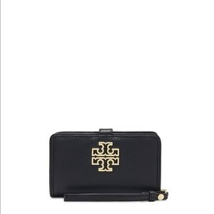 TORY BURCH BRITTEN SMARTPHONE WRISTLET