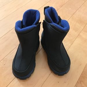 Lands End Snow Boots Size 5 in Black with Blue