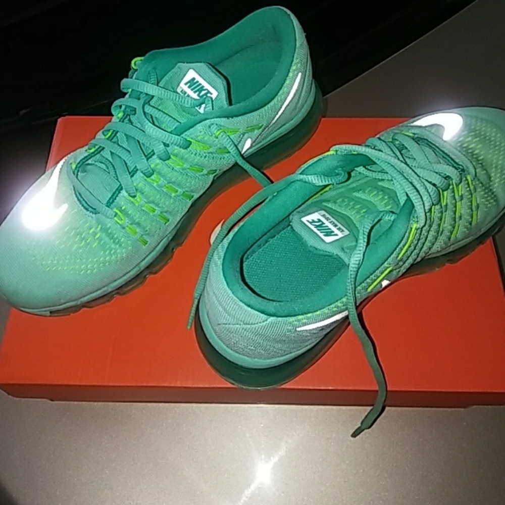 RARE light teal 2016 Nike Airmax 2016