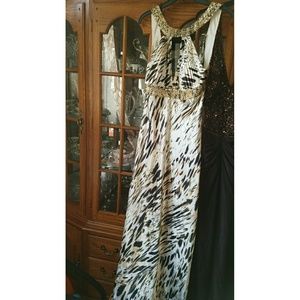 Dave And Johnny Evening gown