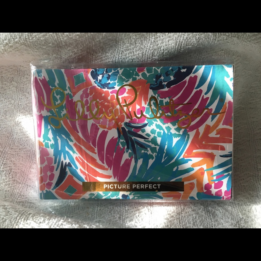 NIB Lilly Pulitzer picture frame - Picture 1 of 3
