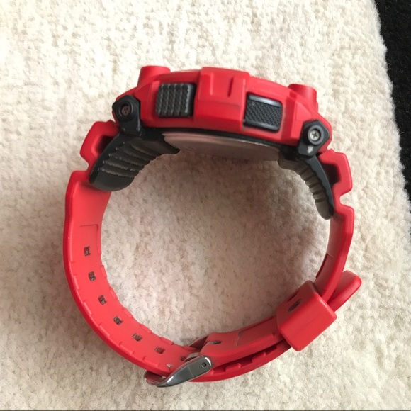 Red G-shock 🔺SOLD🔺 - Picture 2 of 4