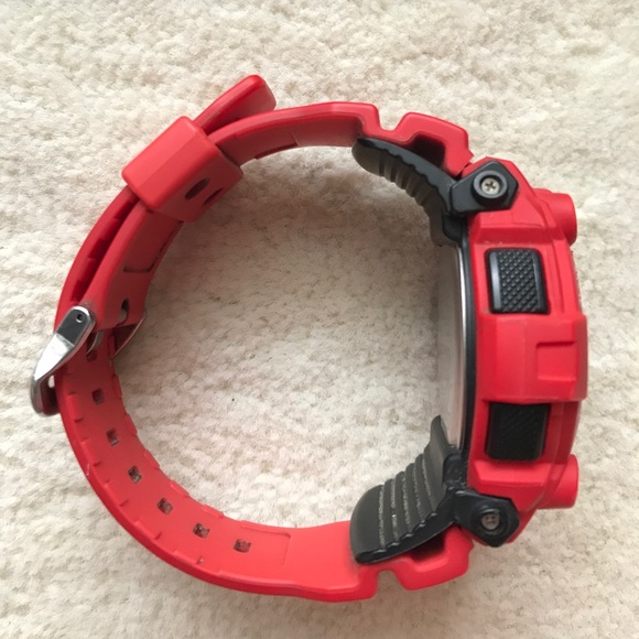 Red G-shock 🔺SOLD🔺 - Picture 3 of 4