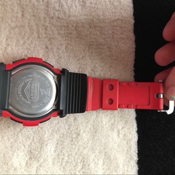 Red G-shock 🔺SOLD🔺 - Picture 4 of 4