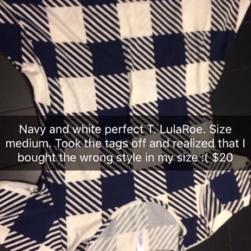 LulaRoe perfect T size medium.