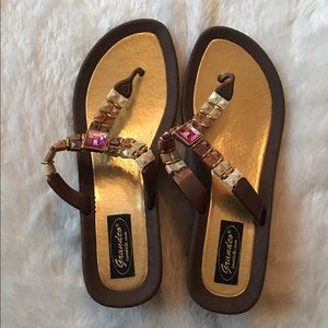 Grandco 2" wedge brown & jeweled sandals 9