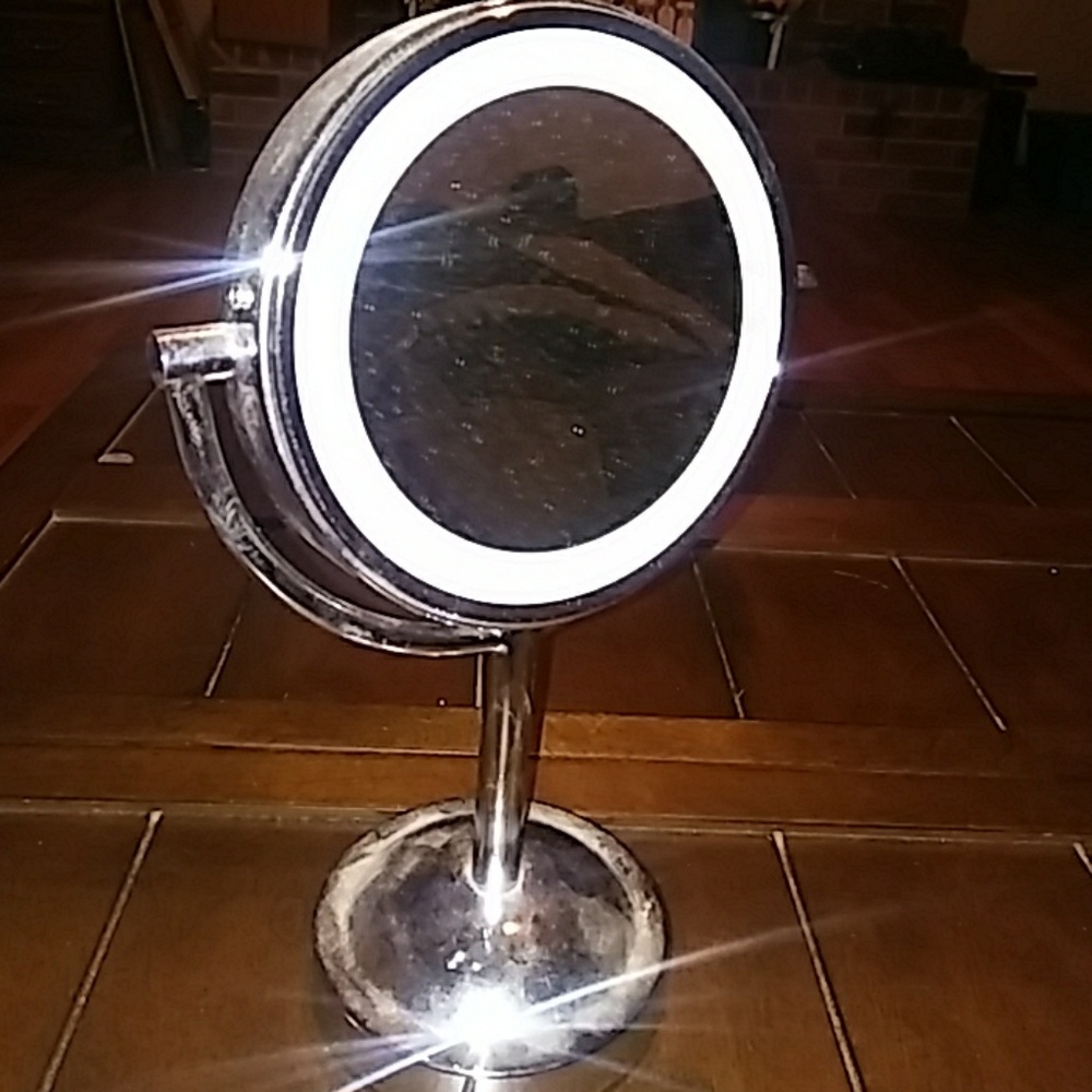 Beauty mirror